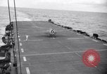 Standbild USS Makassar Meerenge United States USA, 1944, aus Sekunde 32 historischem Filmmaterial Videoclip 65675027967