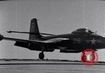 Standbild Landung von Flugzeugen Meer von Japan, 1951, aus Sekunde 6 historischem Filmmaterial Videoclip 65675027973