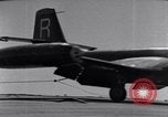 Standbild Landung von Flugzeugen Meer von Japan, 1951, aus Sekunde 7 historischem Filmmaterial Videoclip 65675027973