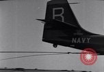 Standbild Landung von Flugzeugen Meer von Japan, 1951, aus Sekunde 8 historischem Filmmaterial Videoclip 65675027973