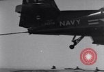 Standbild Landung von Flugzeugen Meer von Japan, 1951, aus Sekunde 17 historischem Filmmaterial Videoclip 65675027973