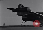Standbild Landung von Flugzeugen Meer von Japan, 1951, aus Sekunde 23 historischem Filmmaterial Videoclip 65675027973