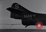 Standbild Landung von Flugzeugen Meer von Japan, 1951, aus Sekunde 24 historischem Filmmaterial Videoclip 65675027973