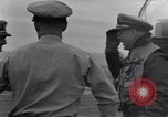 Standbild USA Offiziere Meer von Japan, 1951, aus Sekunde 13 historischem Filmmaterial Videoclip 65675027975