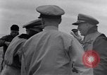 Standbild USA Offiziere Meer von Japan, 1951, aus Sekunde 14 historischem Filmmaterial Videoclip 65675027975