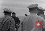 Standbild USA Offiziere Meer von Japan, 1951, aus Sekunde 16 historischem Filmmaterial Videoclip 65675027975