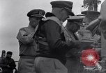 Standbild USA Offiziere Meer von Japan, 1951, aus Sekunde 23 historischem Filmmaterial Videoclip 65675027975