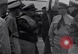 Standbild USA Offiziere Meer von Japan, 1951, aus Sekunde 25 historischem Filmmaterial Videoclip 65675027975