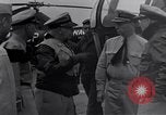 Standbild USA Offiziere Meer von Japan, 1951, aus Sekunde 26 historischem Filmmaterial Videoclip 65675027975