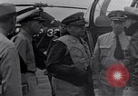 Standbild USA Offiziere Meer von Japan, 1951, aus Sekunde 27 historischem Filmmaterial Videoclip 65675027975