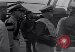 Standbild USA Offiziere Meer von Japan, 1951, aus Sekunde 29 historischem Filmmaterial Videoclip 65675027975