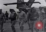 Standbild USA Offiziere Meer von Japan, 1951, aus Sekunde 53 historischem Filmmaterial Videoclip 65675027975