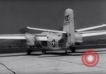 Standbild Marine Recon Einheit Fallschirmspringer California United States USA, 1958, aus Sekunde 15 historischem Filmmaterial Videoclip 65675027978