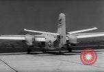 Standbild Marine Recon Einheit Fallschirmspringer California United States USA, 1958, aus Sekunde 16 historischem Filmmaterial Videoclip 65675027978