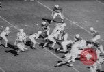 Standbild Air Force gegen Stanford im College Football 1958 Palo Alto California USA, 1958, aus Sekunde 10 historischem Filmmaterial Videoclip 65675027985