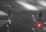 Standbild Air Force gegen Stanford im College Football 1958 Palo Alto California USA, 1958, aus Sekunde 60 historischem Filmmaterial Videoclip 65675027985