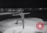 Standbild Eislaufen Meisterschaft Kanada, 1963, aus Sekunde 27 historischem Filmmaterial Videoclip 65675027998