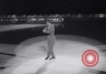 Standbild Eislaufen Meisterschaft Kanada, 1963, aus Sekunde 30 historischem Filmmaterial Videoclip 65675027998