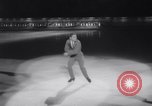 Standbild Eislaufen Meisterschaft Kanada, 1963, aus Sekunde 32 historischem Filmmaterial Videoclip 65675027998