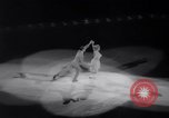 Standbild Eislaufen Meisterschaft Kanada, 1963, aus Sekunde 49 historischem Filmmaterial Videoclip 65675027998