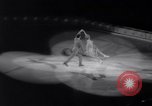Standbild Eislaufen Meisterschaft Kanada, 1963, aus Sekunde 51 historischem Filmmaterial Videoclip 65675027998