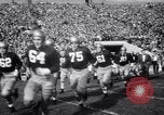 Standbild college Football South Bend Indiana USA, 1949, aus Sekunde 6 historischem Filmmaterial Videoclip 65675028002
