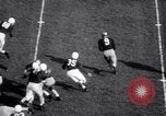 Standbild college Football South Bend Indiana USA, 1949, aus Sekunde 14 historischem Filmmaterial Videoclip 65675028002