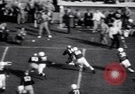 Standbild college Football South Bend Indiana USA, 1949, aus Sekunde 17 historischem Filmmaterial Videoclip 65675028002