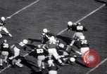 Standbild college Football South Bend Indiana USA, 1949, aus Sekunde 24 historischem Filmmaterial Videoclip 65675028002