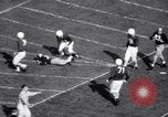 Standbild college Football South Bend Indiana USA, 1949, aus Sekunde 28 historischem Filmmaterial Videoclip 65675028002