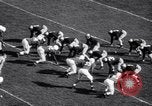 Standbild college Football South Bend Indiana USA, 1949, aus Sekunde 31 historischem Filmmaterial Videoclip 65675028002