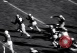 Standbild college Football South Bend Indiana USA, 1949, aus Sekunde 42 historischem Filmmaterial Videoclip 65675028002