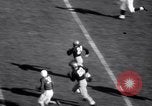 Standbild college Football South Bend Indiana USA, 1949, aus Sekunde 45 historischem Filmmaterial Videoclip 65675028002