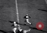 Standbild college Football South Bend Indiana USA, 1949, aus Sekunde 46 historischem Filmmaterial Videoclip 65675028002