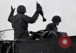 Standbild 10 Armored Infantry Bastogne Belgien, 1945, aus Sekunde 26 historischem Filmmaterial Videoclip 65675028006
