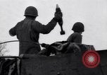 Standbild 10 Armored Infantry Bastogne Belgien, 1945, aus Sekunde 27 historischem Filmmaterial Videoclip 65675028006