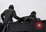 Standbild 10 Armored Infantry Bastogne Belgien, 1945, aus Sekunde 29 historischem Filmmaterial Videoclip 65675028006