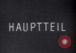 Standbild Deutsche Truppen in präzisen Formationen Frankreich, 1940, aus Sekunde 27 historischem Filmmaterial Videoclip 65675028009
