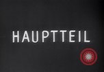 Standbild Deutsche Truppen in präzisen Formationen Frankreich, 1940, aus Sekunde 30 historischem Filmmaterial Videoclip 65675028009