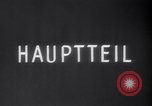 Standbild Deutsche Truppen in präzisen Formationen Frankreich, 1940, aus Sekunde 32 historischem Filmmaterial Videoclip 65675028009