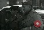 Standbild französischen Generälen Luneville Frankreich, 1945, aus Sekunde 22 historischem Filmmaterial Videoclip 65675028018