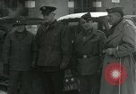 Standbild französischen Generälen Luneville Frankreich, 1945, aus Sekunde 32 historischem Filmmaterial Videoclip 65675028018