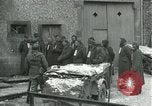 Standbild SS-Totenkopfverbände oder SS-TV deutsche Kriegsgefangene Westfront, 1945, aus Sekunde 8 historischem Filmmaterial Videoclip 65675028021