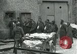 Standbild SS-Totenkopfverbände oder SS-TV deutsche Kriegsgefangene Westfront, 1945, aus Sekunde 9 historischem Filmmaterial Videoclip 65675028021