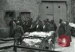 Standbild SS-Totenkopfverbände oder SS-TV deutsche Kriegsgefangene Westfront, 1945, aus Sekunde 10 historischem Filmmaterial Videoclip 65675028021