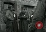 Standbild SS-Totenkopfverbände oder SS-TV deutsche Kriegsgefangene Westfront, 1945, aus Sekunde 24 historischem Filmmaterial Videoclip 65675028021