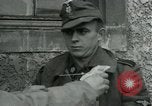 Standbild SS-Totenkopfverbände oder SS-TV deutsche Kriegsgefangene Westfront, 1945, aus Sekunde 49 historischem Filmmaterial Videoclip 65675028021