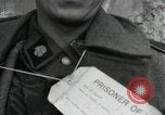 Standbild SS-Totenkopfverbände oder SS-TV deutsche Kriegsgefangene Westfront, 1945, aus Sekunde 53 historischem Filmmaterial Videoclip 65675028021