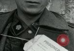 Standbild SS-Totenkopfverbände oder SS-TV deutsche Kriegsgefangene Westfront, 1945, aus Sekunde 54 historischem Filmmaterial Videoclip 65675028021