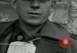 Standbild SS-Totenkopfverbände oder SS-TV deutsche Kriegsgefangene Westfront, 1945, aus Sekunde 55 historischem Filmmaterial Videoclip 65675028021